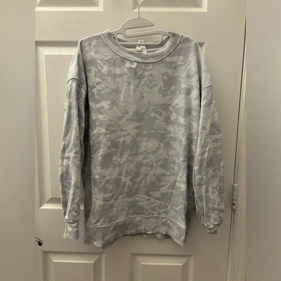 Lululemon perfectly oversized crew white camo sz 6 - Picture 2 of 6